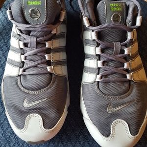 Nike shox tennis shoes